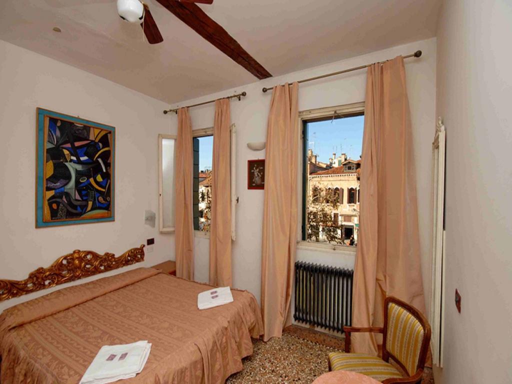 Hotel Antico Capon Βενετία Δωμάτιο φωτογραφία