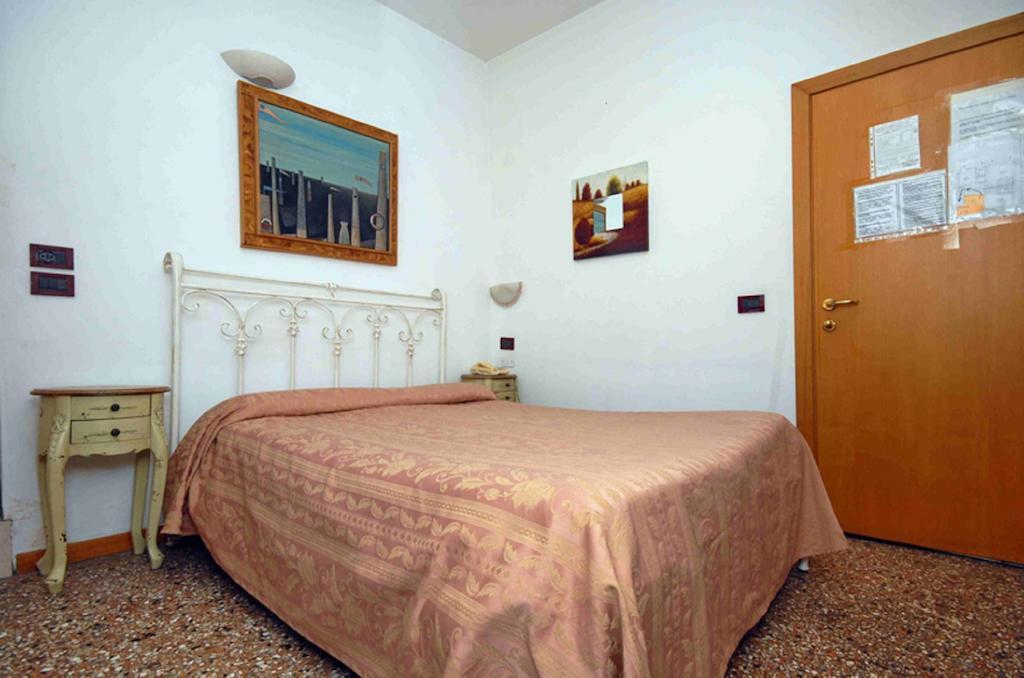 Hotel Antico Capon Βενετία Δωμάτιο φωτογραφία